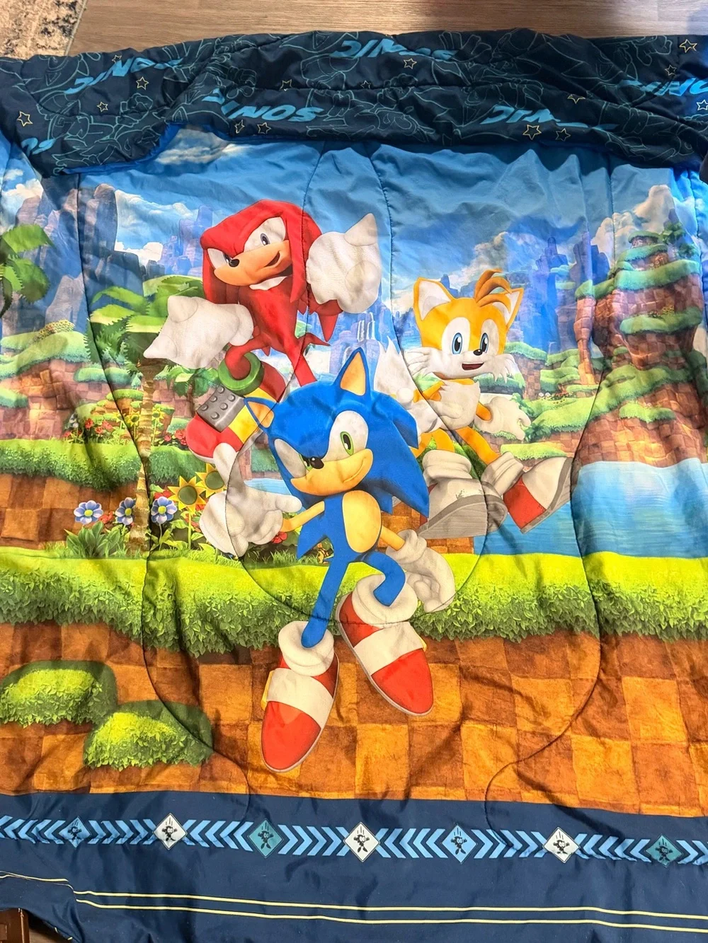 Blue Sonic-Themed Kids Bedding Set with reversible comforter - full size